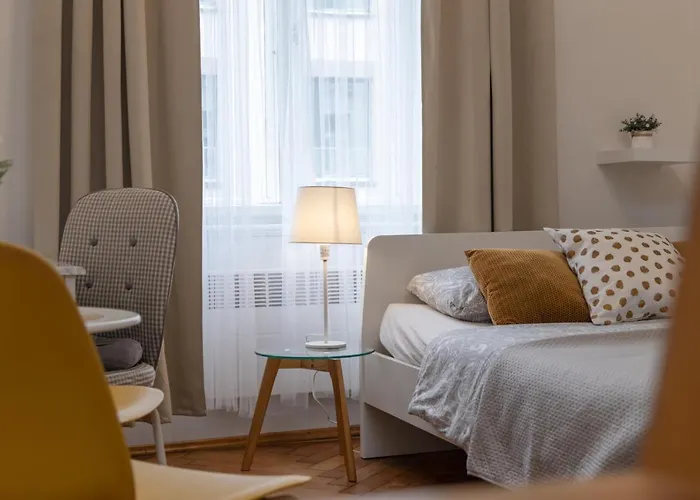 Zizkov Nest * براغ