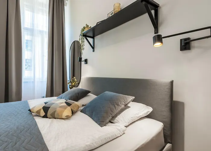 Zizkov Nest *