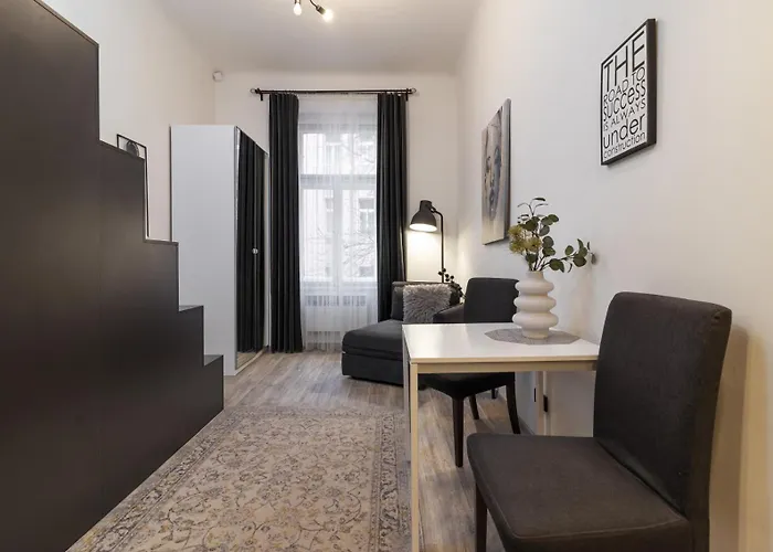 Zizkov Nest براغ