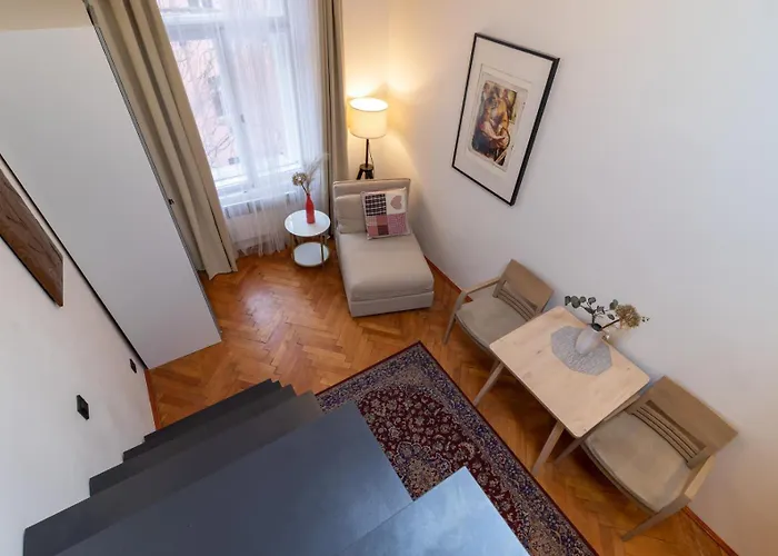 Zizkov Nest شقة