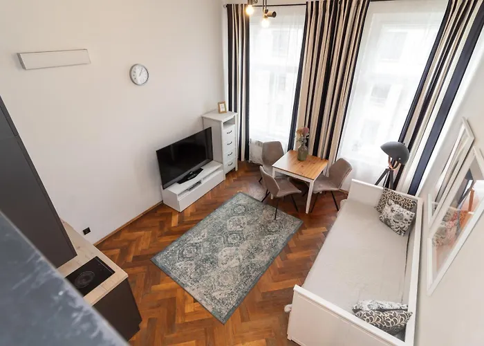 Zizkov Nest براغ