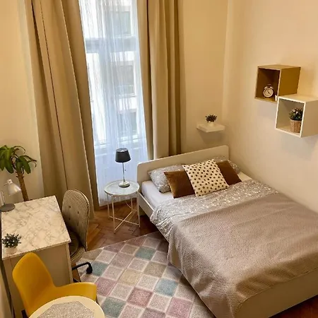 Zizkov Nest شقة براغ