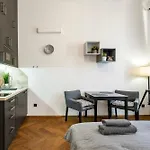 Zizkov Nest Apartman *