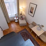 Zizkov Nest Apartman