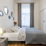 Zizkov Nest