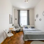 Zizkov Nest Apartamento *