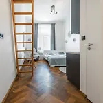 Zizkov Nest Apartman