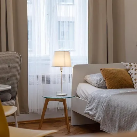 Zizkov Nest * Praga