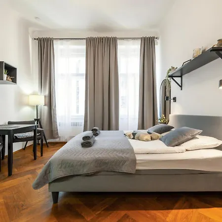 Zizkov Nest * Praga