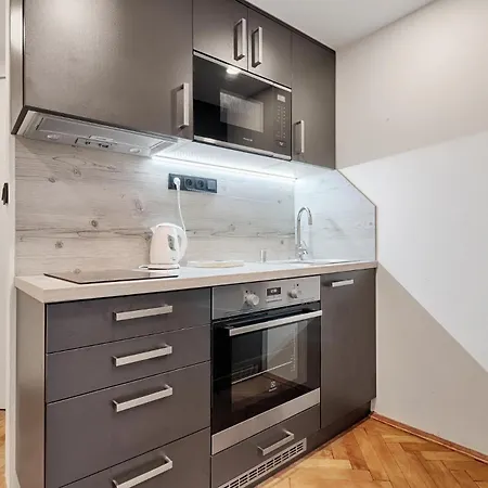 Apartment Awesome *
