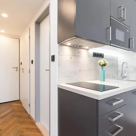 Apartment Awesome *