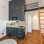 Zizkov Nest *